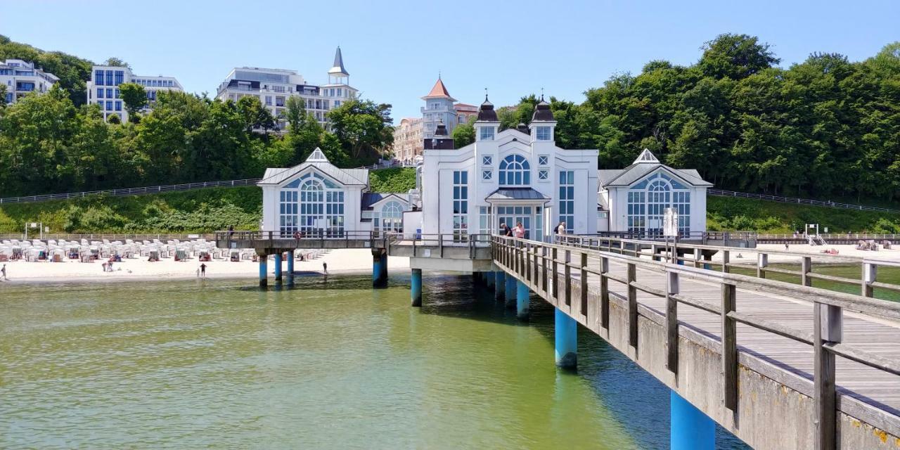 Holiday home Zum-luetten-leuchtturm Glowe